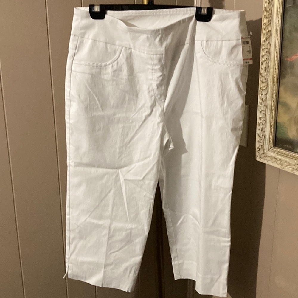 💕Ruby Road pull on white capris 16